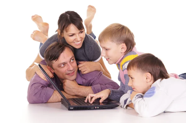 Famiglia con computer — Foto Stock