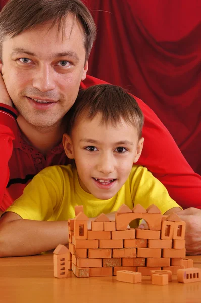 Papi con hijo jugando — Foto de Stock