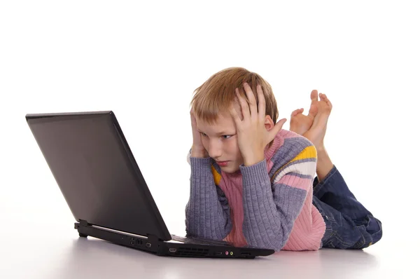 Kind en laptop — Stockfoto
