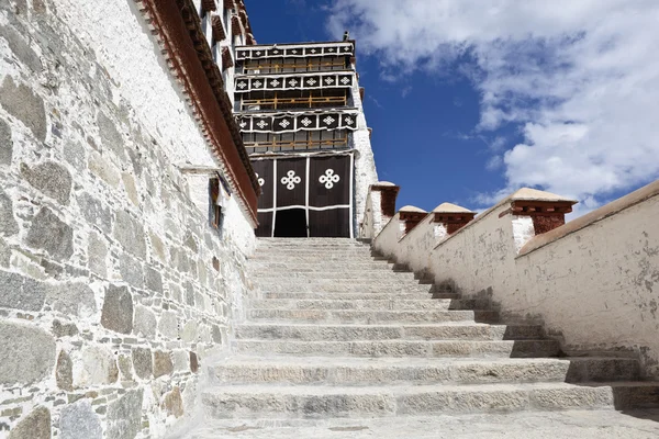 西藏: 建设在布达拉宫 — 图库照片