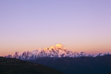 Tibet: namjagbarwa peak clipart