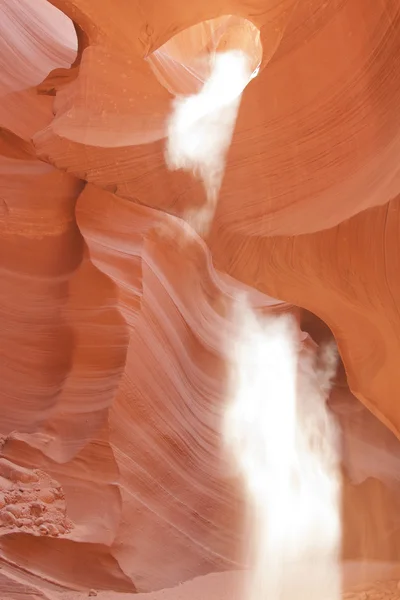 Lower antelope canyon lichte schacht — Stockfoto
