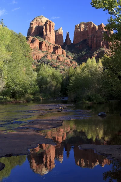 Cathedral Rock Reflected in Oak Creek — Stock Photo, Image