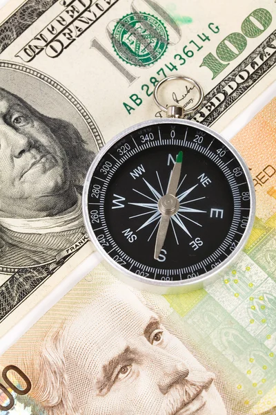 Kompass och dollar — Stockfoto