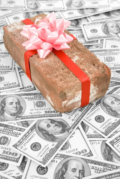 Prank presente e dólares — Fotografia de Stock