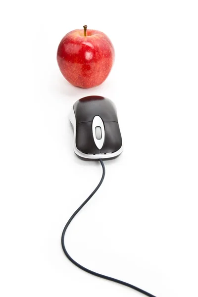 Bilgisayar fare ve Kırmızı elma — Stok fotoğraf