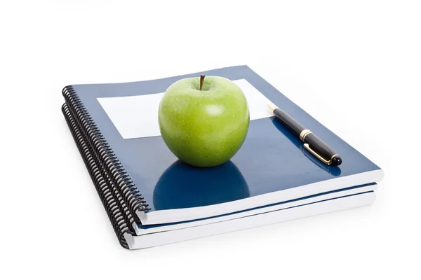 Groene appel en leerboek — Stok fotoğraf