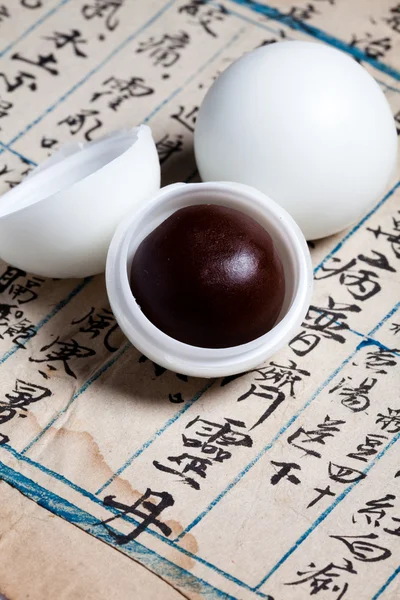 Píldora de la medicina china — Stockfoto