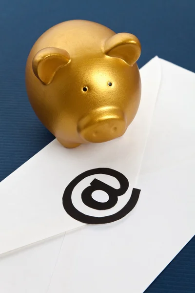 E-Mail and piggy bank — Stock Photo, Image