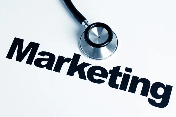 Stethoscoop en marketing verslag — Stockfoto