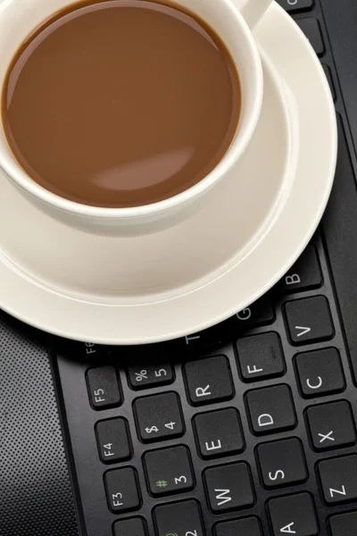 Copo de café e computador — Fotografia de Stock