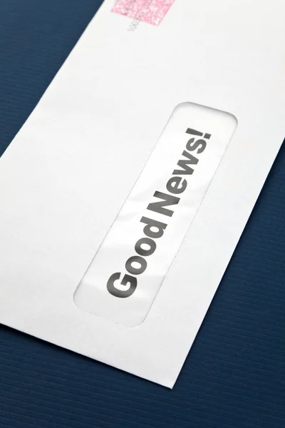 Boas notícias e envelope — Fotografia de Stock