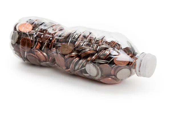 Пластикові пляшки та монети — стокове фото
