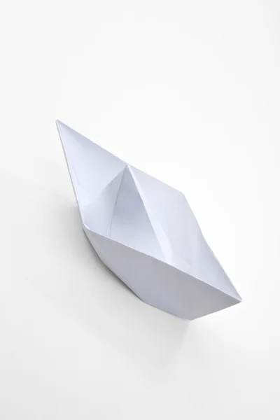 Паперовий кораблик — стокове фото