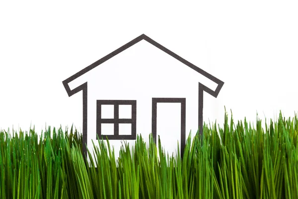 Casa y hierba verde —  Fotos de Stock