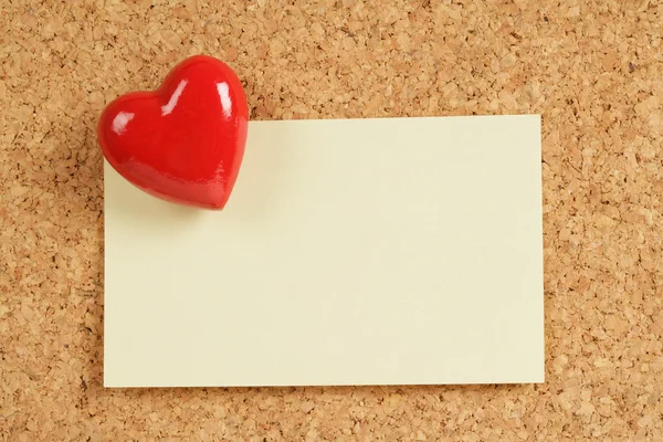 Kırmızı kalp ve not defteri — Stok fotoğraf