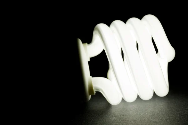 Kompakt fluorescerande glödlampa — Stockfoto