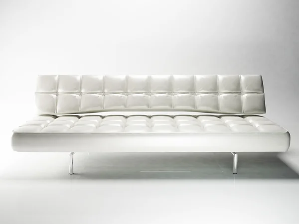 Vackra vita soffan i den tomma rum — Stockfoto