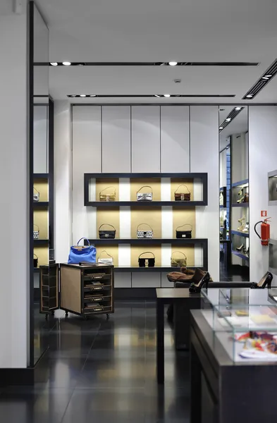 Interior de una tienda boutique moderna — Foto de Stock