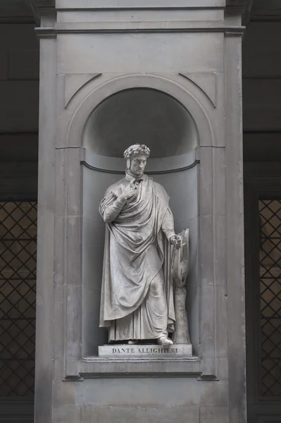 Dante alighieri staty — Stockfoto