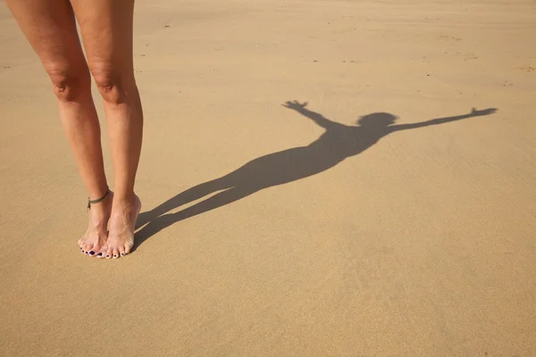 Mujer de puntillas sombra — Foto de Stock