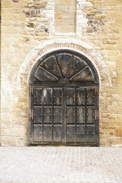 Дверь Сан-Мигель-де-Лилло — стоковое фото