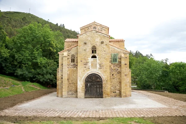 Fachada de San Miguel de Lillo — Fotografia de Stock