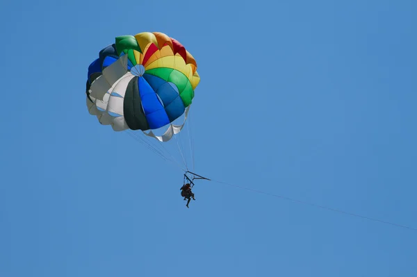 Para sailing on the sunny day — Stock Photo, Image