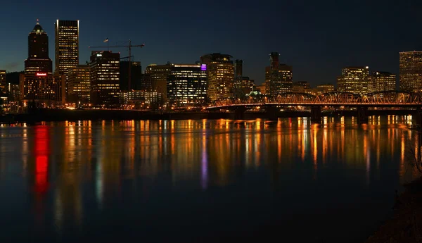 Panorama de Portland Oregon la nuit . — Photo