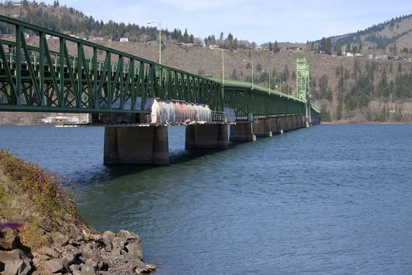 Długi most z hood river oregon. — Zdjęcie stockowe
