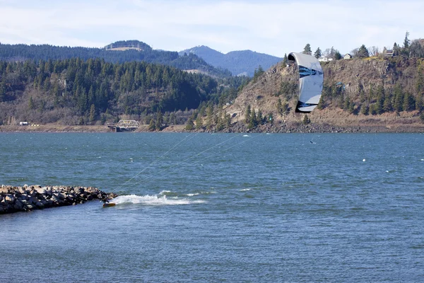 Wind surf sul fiume Columbia, Hood River OR . — Foto Stock
