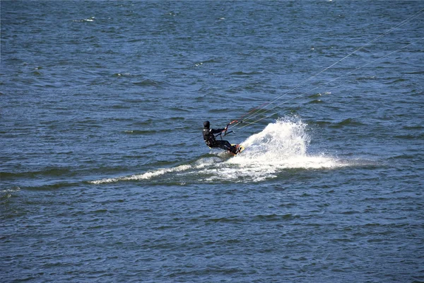 Vindsurfing på Columbia River, Hood River OR . – stockfoto