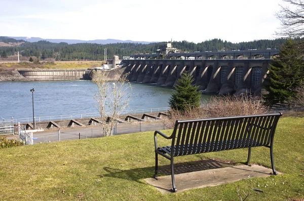 Barrage Bonneville, gorge du fleuve Columbia, Oregon . — Photo