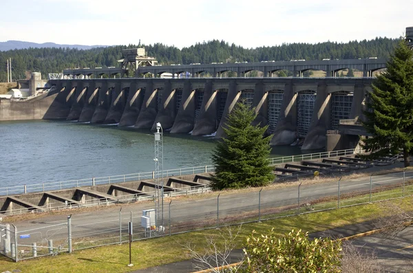 Barrage Bonneville, gorge du fleuve Columbia, Oregon . — Photo