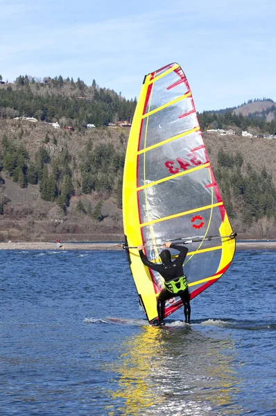 Wind surfing in Hood River Oregon. — Stock Photo, Image