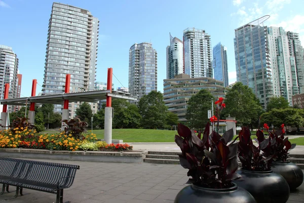 Vancouver BC arranha-céus e parque Canadá . — Fotografia de Stock