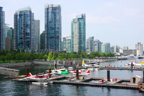 Elevados aumentos perto do Waterfront, Vancouver BC Canada . — Fotografia de Stock