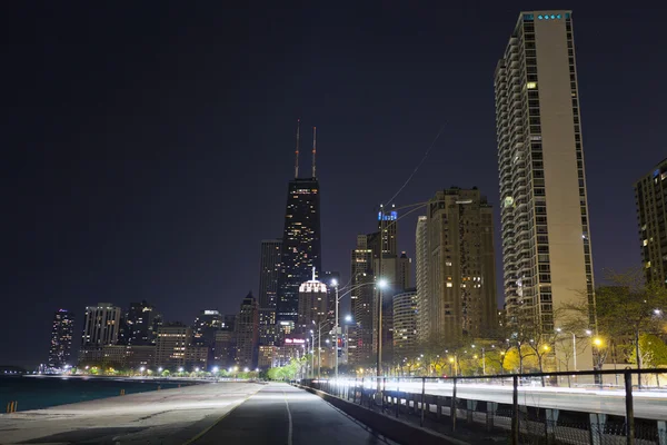 Stadtweg in der Nacht — Stockfoto