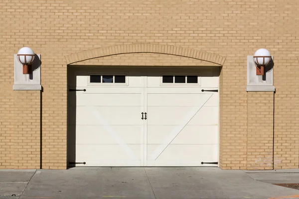 Drzwi garażu — Zdjęcie stockowe