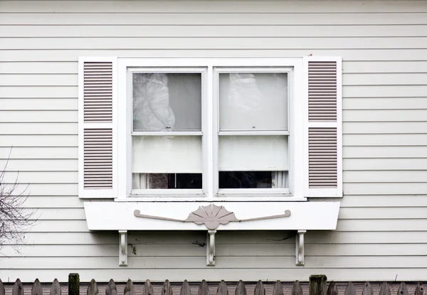 Белое окно — стоковое фото