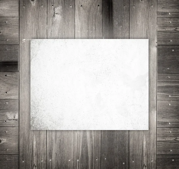 Prázdná deska na dřevěné pozadí — Stock fotografie