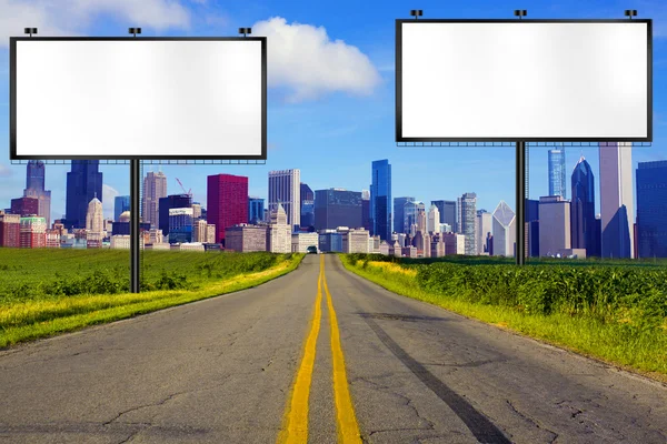 Amerikaanse road met billboard — Stockfoto