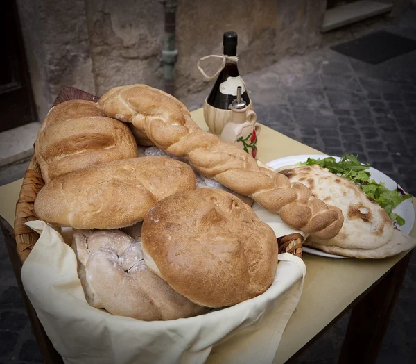 ไวน์และขนมปัง — ภาพถ่ายสต็อก