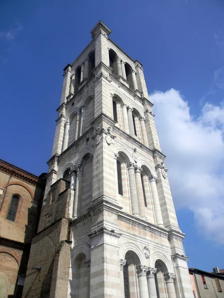 Дзвіниці собору Феррара - Італія — стокове фото