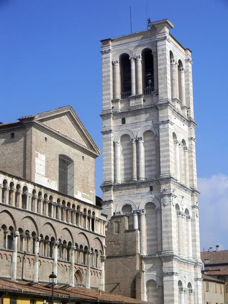Torre de sino da Catedral de Ferrara — Fotografia de Stock