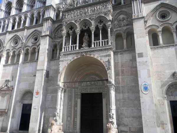 Katedra w Ferrarze - Włochy — Zdjęcie stockowe