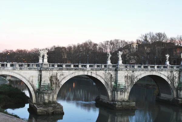 Mosty na řece tiber v Římě — Stock fotografie
