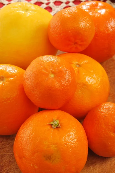 Sinaasappelen, grapefruits en mandarijnen — Stockfoto