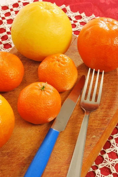 Orangen, Grapefruits und Mandarinen — Stockfoto