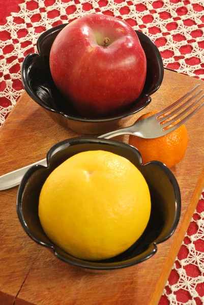 Apfel, Grapefruit und Mandarine — Stockfoto